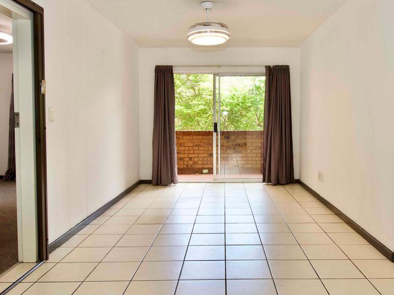 Spacious 3-Bedroom Flat in the Heart of Zwartkop - Photo 7