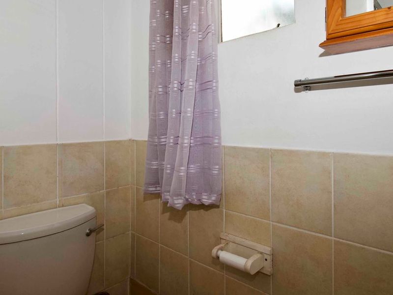 Spacious 3-Bedroom Flat in the Heart of Zwartkop - Photo 6