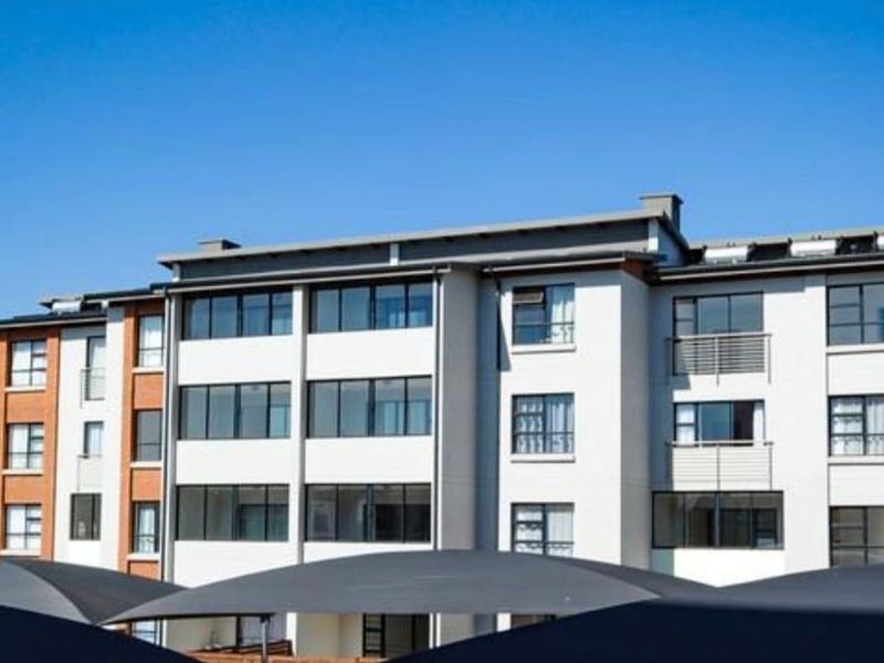 Like New Top Floor Unit, with an enclosed balcony. Less than buying from the developer. - Photo 8