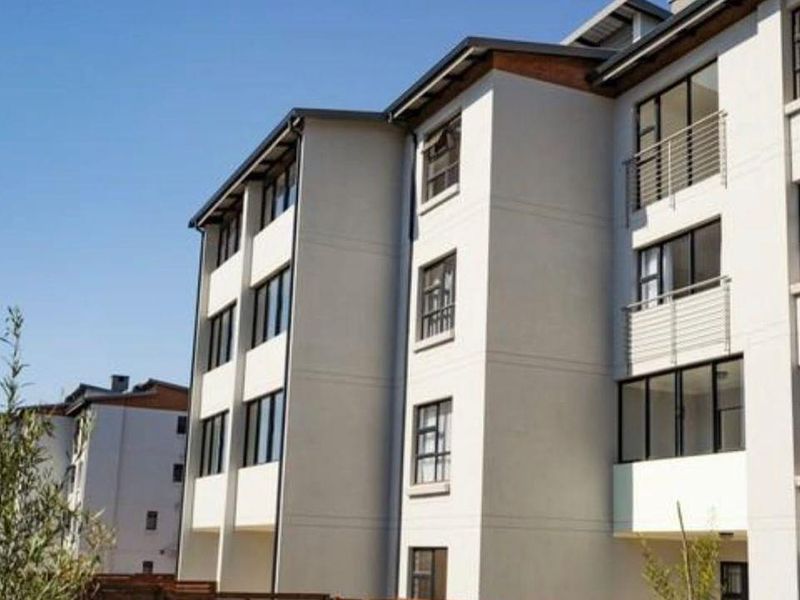 Like New Top Floor Unit, with an enclosed balcony. Less than buying from the developer. - Photo 6