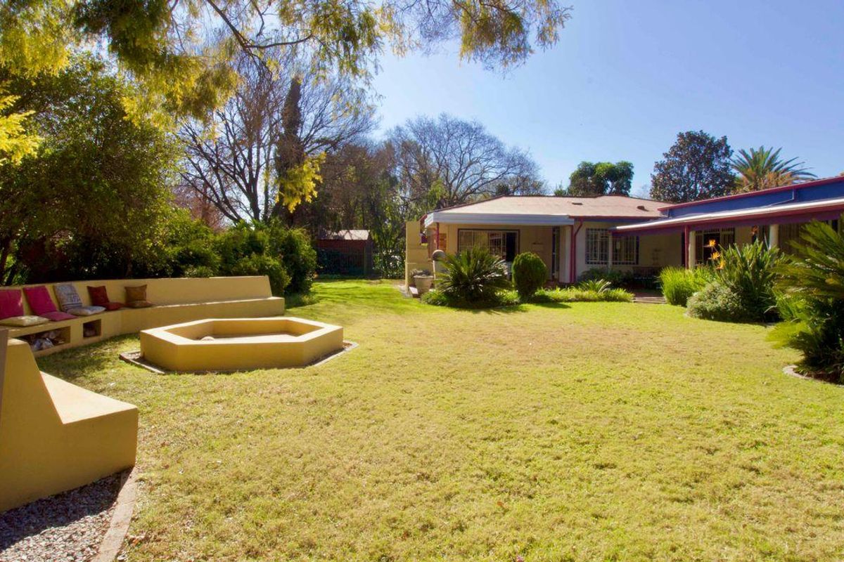 Large Home On A Corner Stand with income generation. - Photo 2