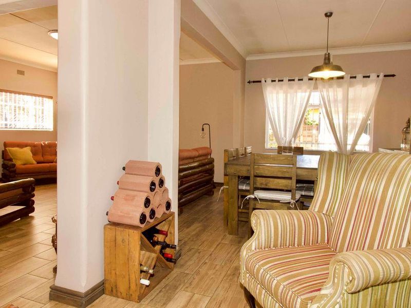 Are you looking for a well loved home, in move in and live condition - Photo 4