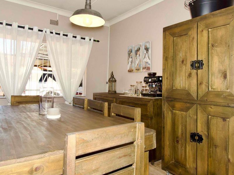 Are you looking for a well loved home, in move in and live condition - Photo 5