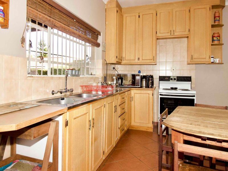 Are you looking for a well loved home, in move in and live condition - Photo 8