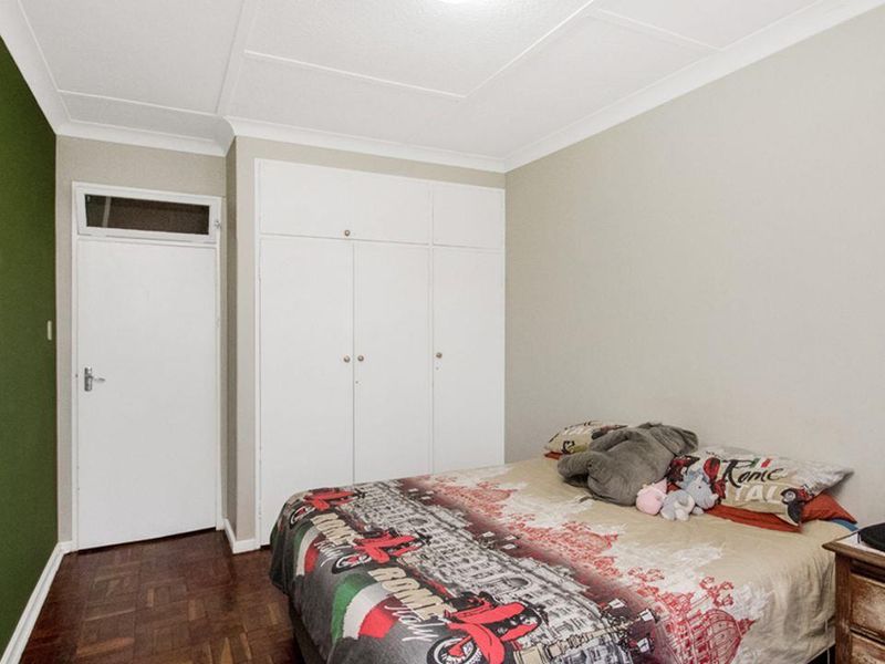 5 bedroom, 2 bathroom home with a 1 bedroom cottage - Photo 10