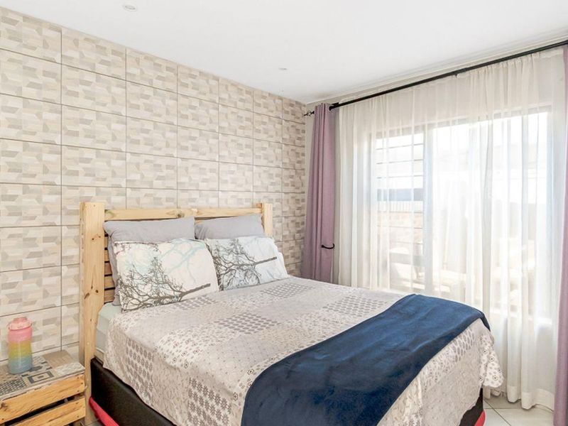 Beautiful 2 bedroom, 1 bathroom home with private garden - Photo 9