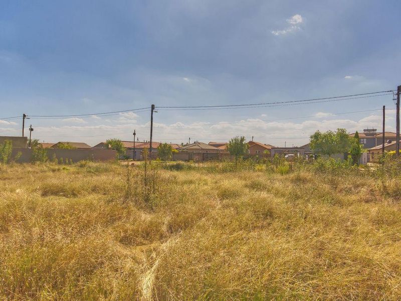 Vacant stand for commercial usage - Photo 4