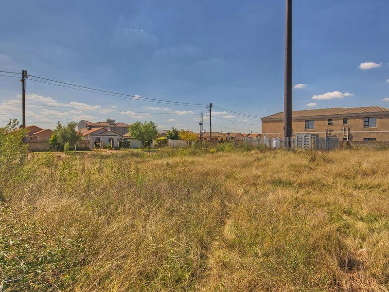 Vacant stand for commercial usage - Photo 5