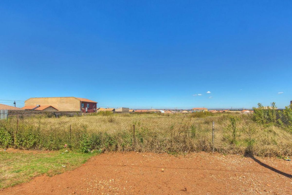 Vacant stand for commercial usage - Photo 2