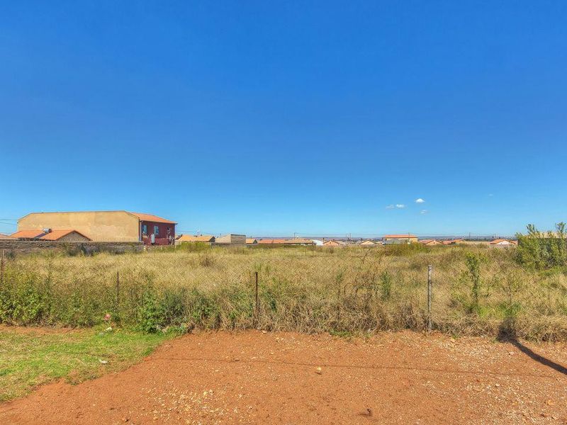 Vacant stand for commercial usage - Photo 2