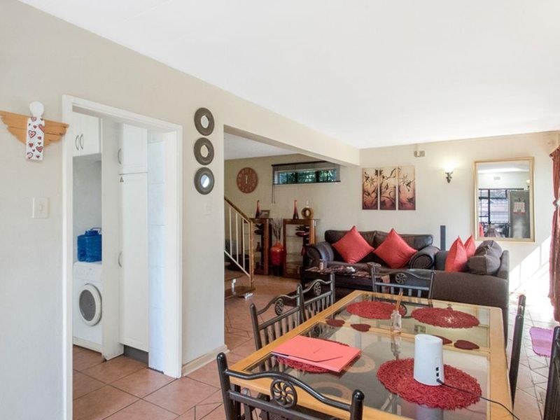 Lovely 2 bedroom, 2.5 bathroom home - Photo 4