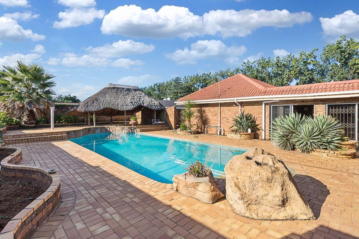 Location is key, and this Gorgeous home is on point. - Photo 3