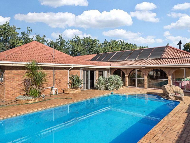 Location is key, and this Gorgeous home is on point. - Photo 2