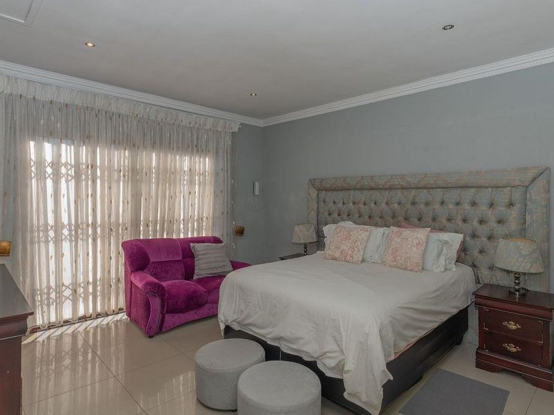 A Modern 4 Bedroom House In Corlett Gardens. - Photo 8