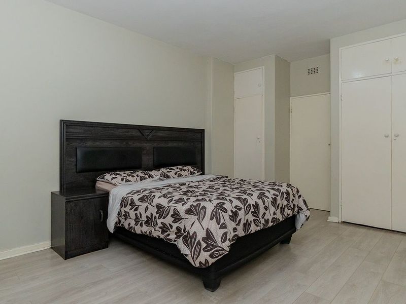 A Cozy 1.5 Bedroom Apartment In Kew. - Photo 10