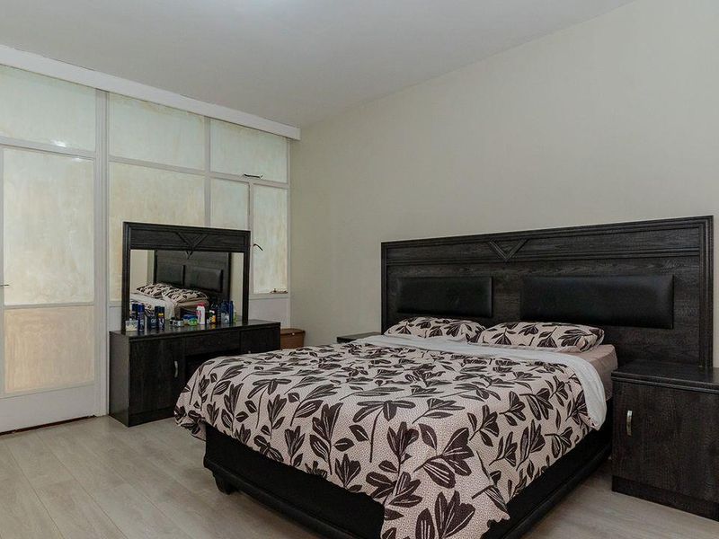 A Cozy 1.5 Bedroom Apartment In Kew. - Photo 8