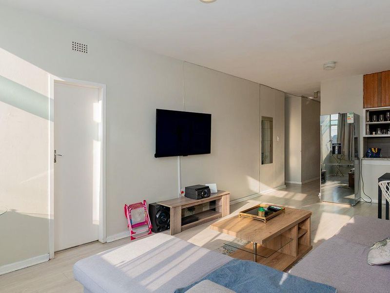 A Cozy 1.5 Bedroom Apartment In Kew. - Photo 7