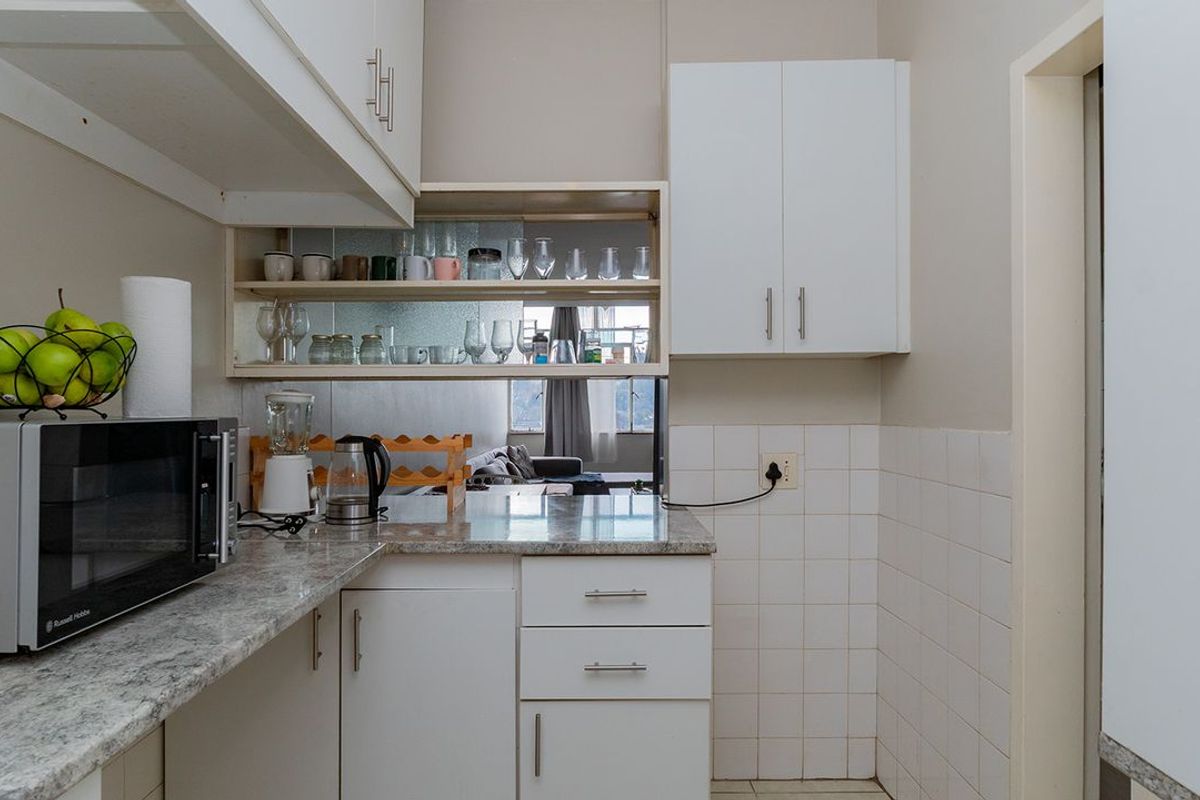 A Cozy 1.5 Bedroom Apartment In Kew. - Photo 2