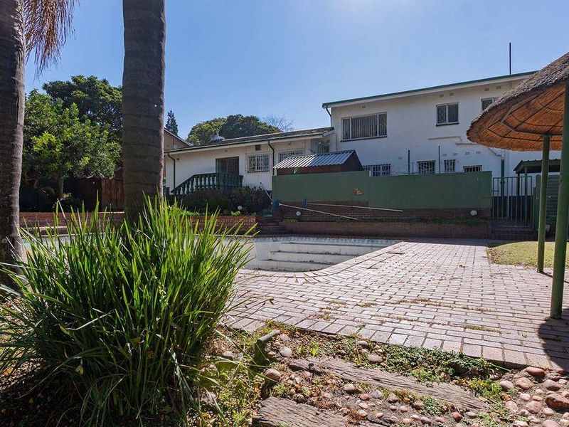 A Stunning 4 Bedroom Double Storey  House For Sale In Rembrandt Park. - Photo 4