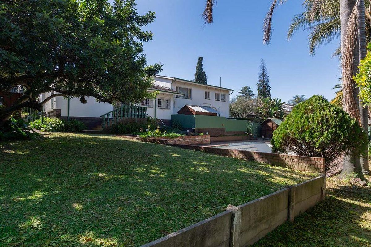 A Stunning 4 Bedroom Double Storey  House For Sale In Rembrandt Park. - Photo 5