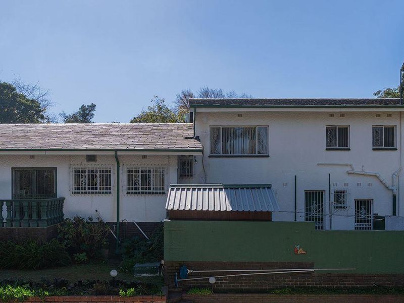 A Stunning 4 Bedroom Double Storey  House For Sale In Rembrandt Park. - Photo 7