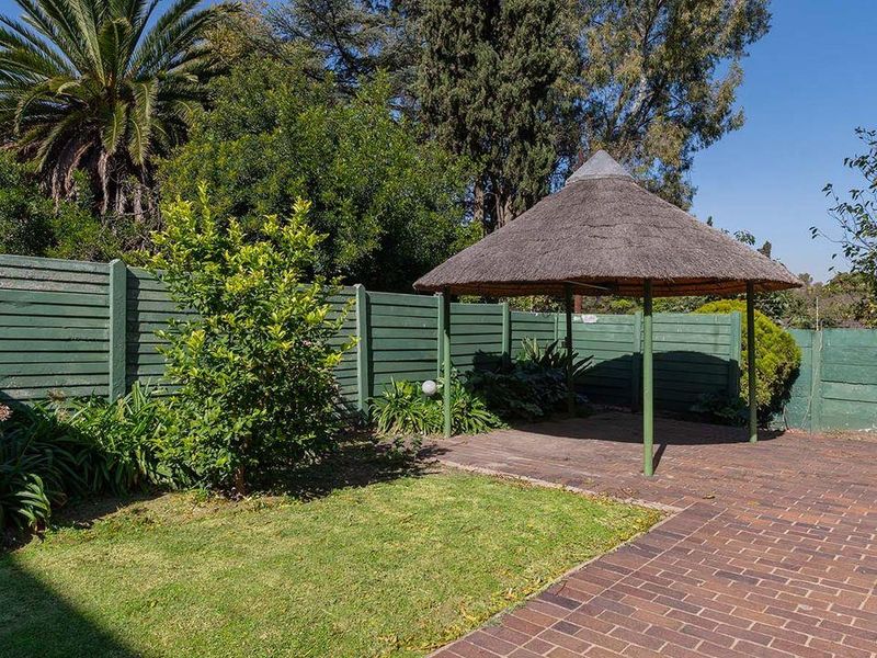 A Stunning 4 Bedroom Double Storey  House For Sale In Rembrandt Park. - Photo 6