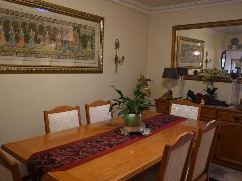 A Stunning 3-Bedroom Townhouse Simplex for Sale In Rembrandt Park, - Photo 7