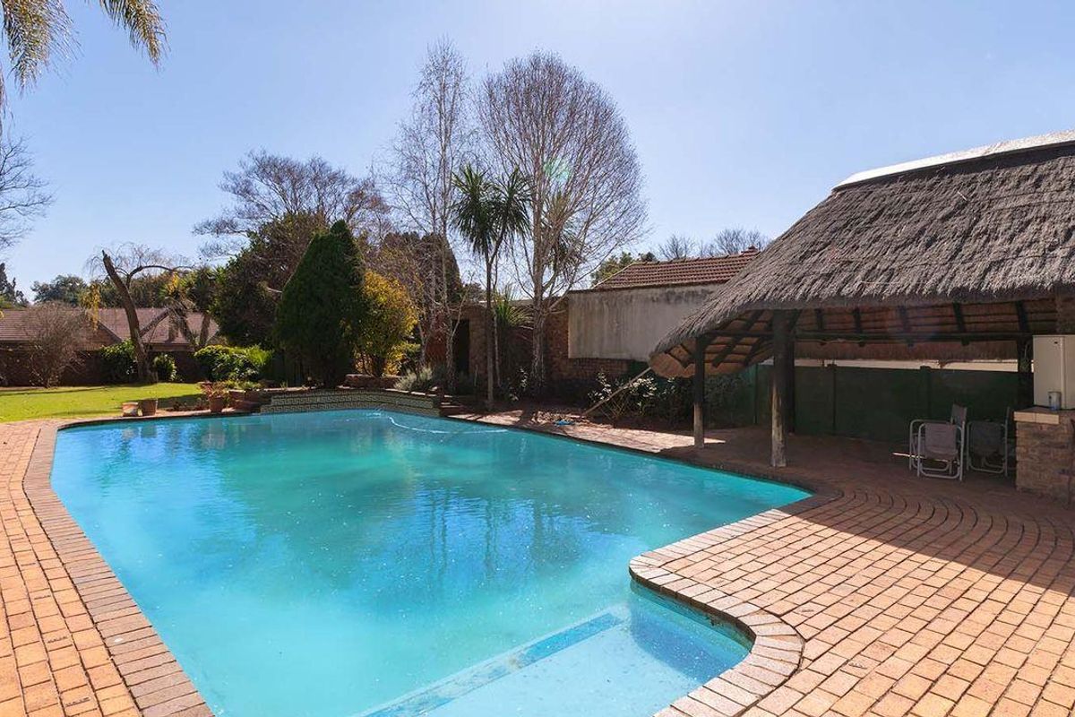 Over 1500sqm yard with growth potential Home within Secured area of Glen Marais - Photo 3