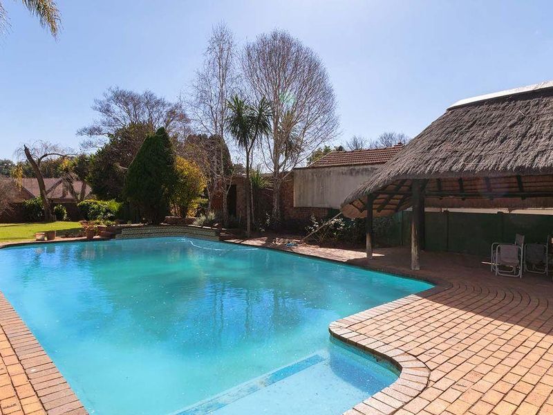 Over 1500sqm yard with growth potential Home within Secured area of Glen Marais - Photo 3