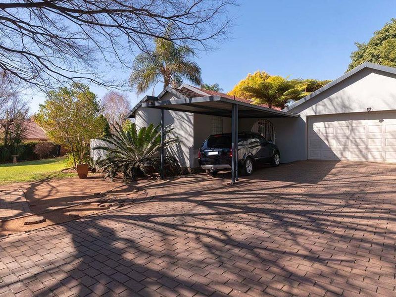 Over 1500sqm yard with growth potential Home within Secured area of Glen Marais - Photo 5