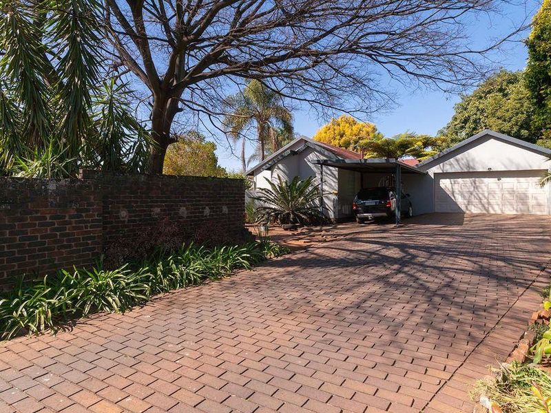 Over 1500sqm yard with growth potential Home within Secured area of Glen Marais - Photo 6