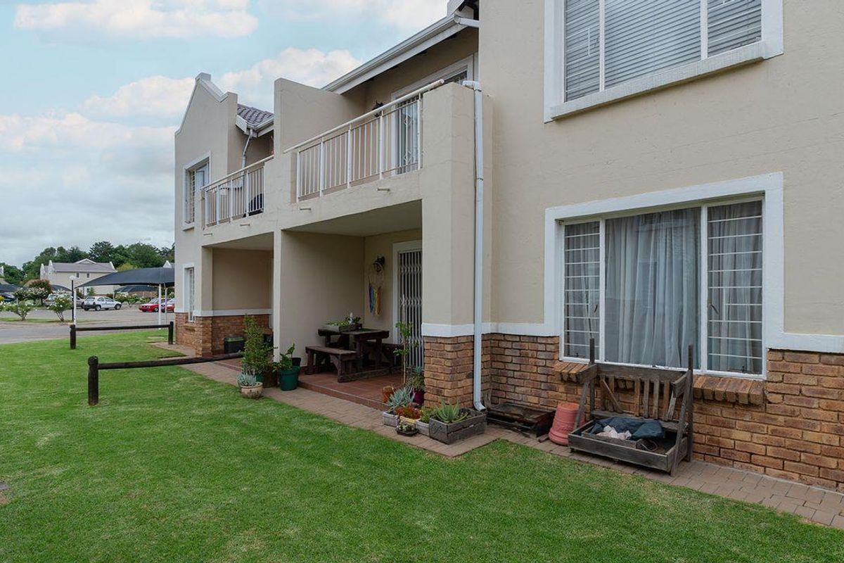 Dunhurst, Norton Home Estates: A Charming Ground Floor Retreat - Photo 4