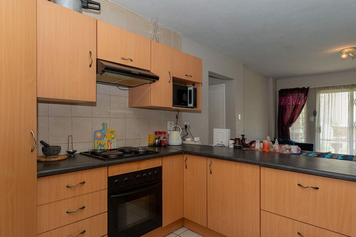 Dunhurst, Norton Home Estates: A Charming Ground Floor Retreat - Photo 3