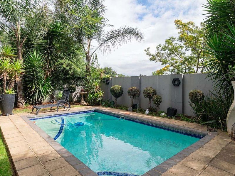 Luxury Living at Its Finest: Crowned Eagle Crescent, Glen Eagles Estate - Photo 5