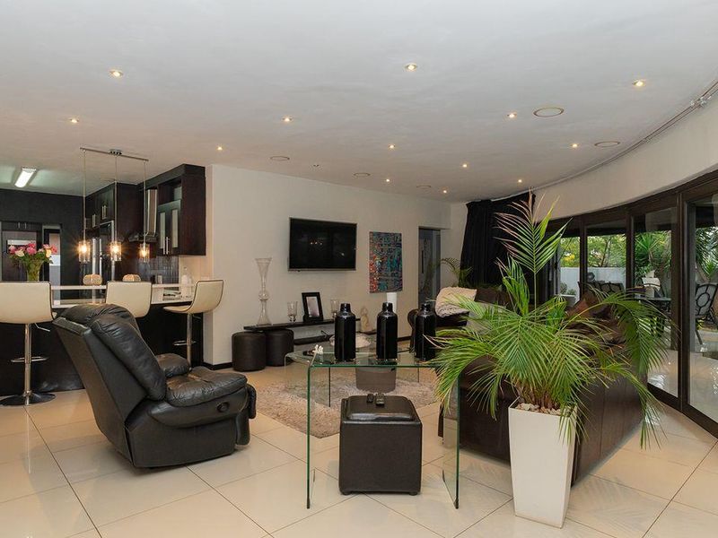 Luxury Living at Its Finest: Crowned Eagle Crescent, Glen Eagles Estate - Photo 9