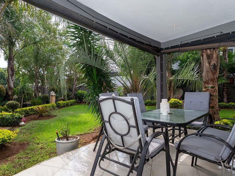 Luxury Living at Its Finest: Crowned Eagle Crescent, Glen Eagles Estate - Photo 6