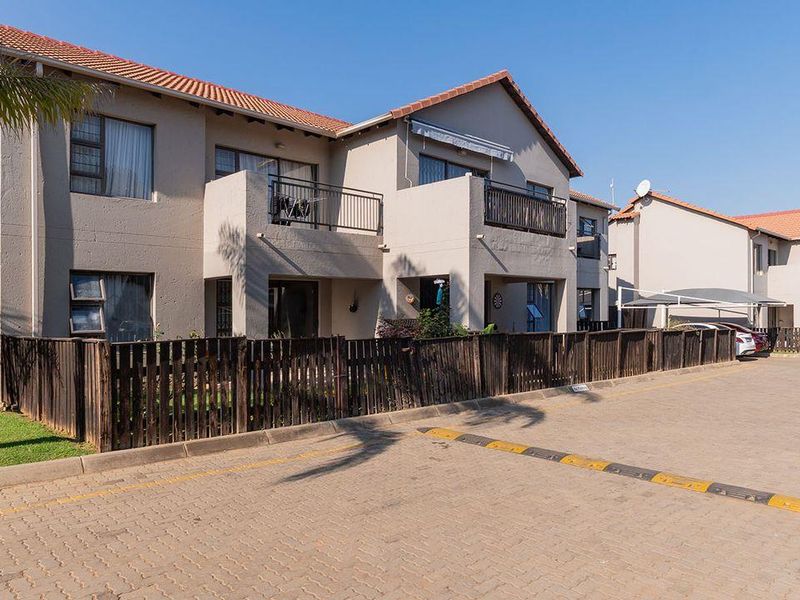 Pet-Friendly & Family-Friendly Haven in a Secure Complex - Photo 3