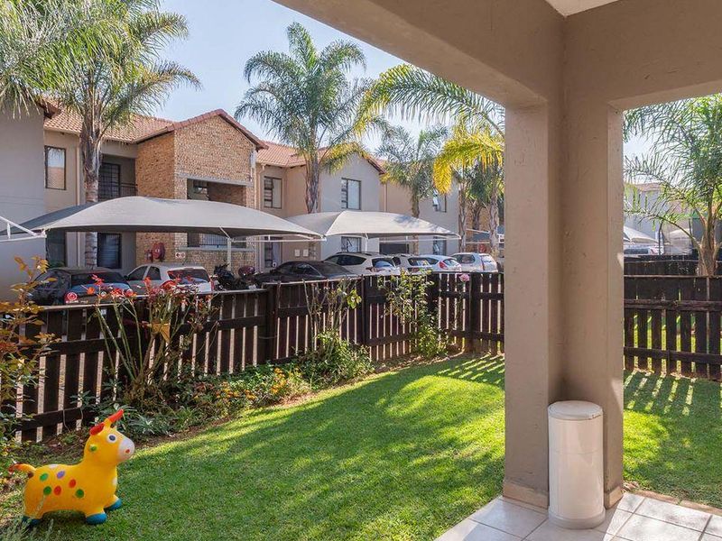 Pet-Friendly & Family-Friendly Haven in a Secure Complex - Photo 2