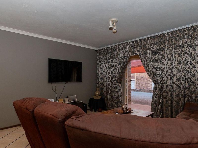 Stylish 3-Bedroom Ground Floor Unit in Eagle Mews, Terenure - Photo 4