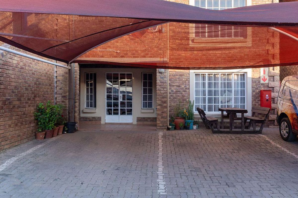 Stylish 3-Bedroom Ground Floor Unit in Eagle Mews, Terenure - Photo 2