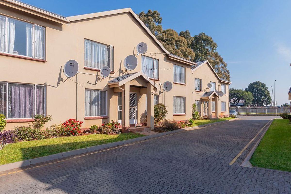 Beautiful Complex Unit for Sale - Photo 3