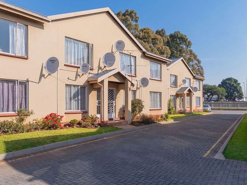 Beautiful Complex Unit for Sale - Photo 3