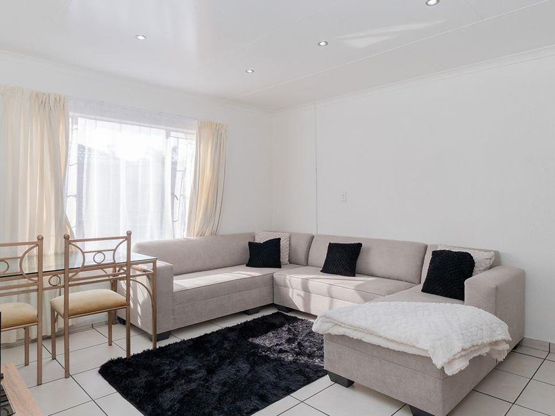 Beautiful Complex Unit for Sale - Photo 8