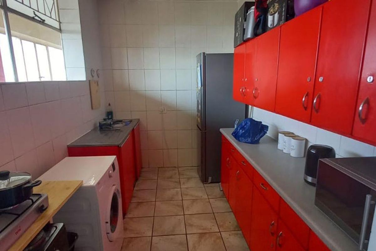 North facing  and Secure Lockup and go  Apartment!!! - Photo 3