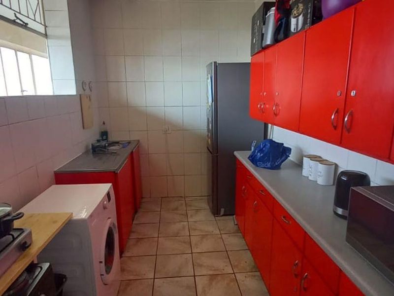 North facing  and Secure Lockup and go  Apartment!!! - Photo 3