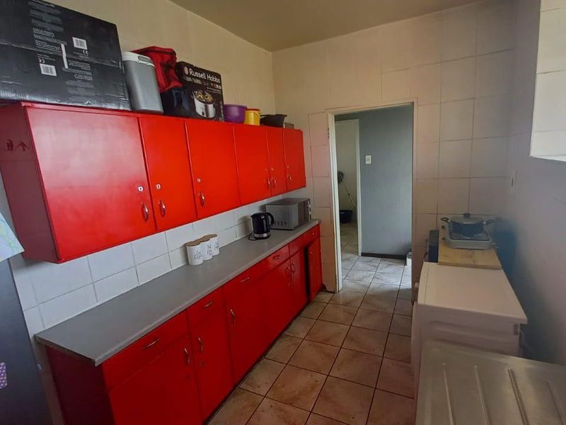 North facing  and Secure Lockup and go  Apartment!!! - Photo 4