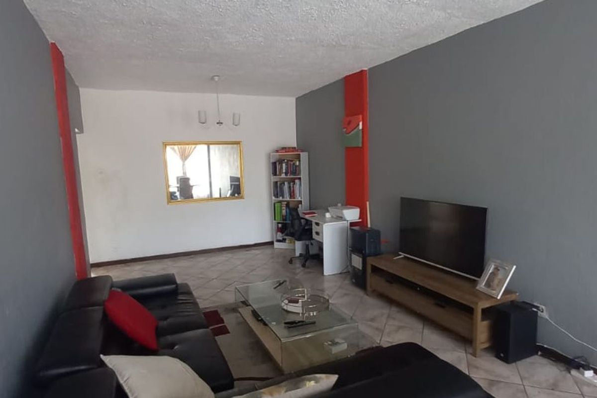 North facing  and Secure Lockup and go  Apartment!!! - Photo 2