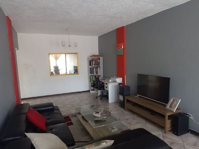 North facing  and Secure Lockup and go  Apartment!!! - Photo 2