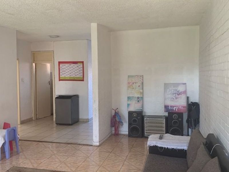 CROWN GARDENS - Photo 4