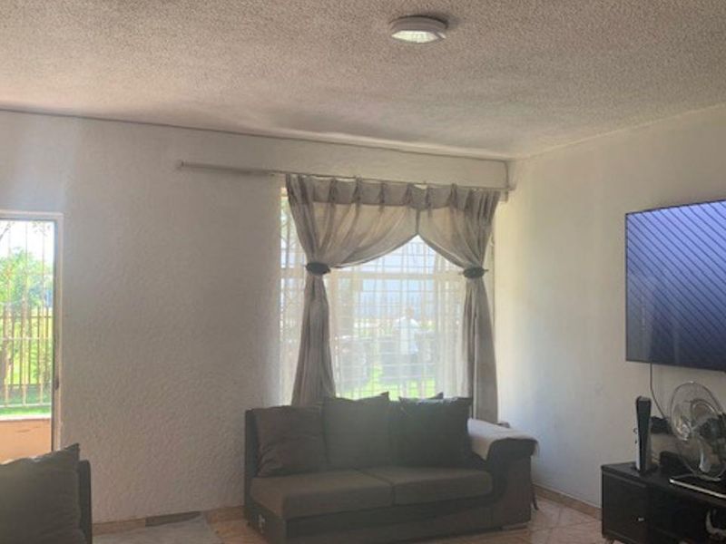 CROWN GARDENS - Photo 6